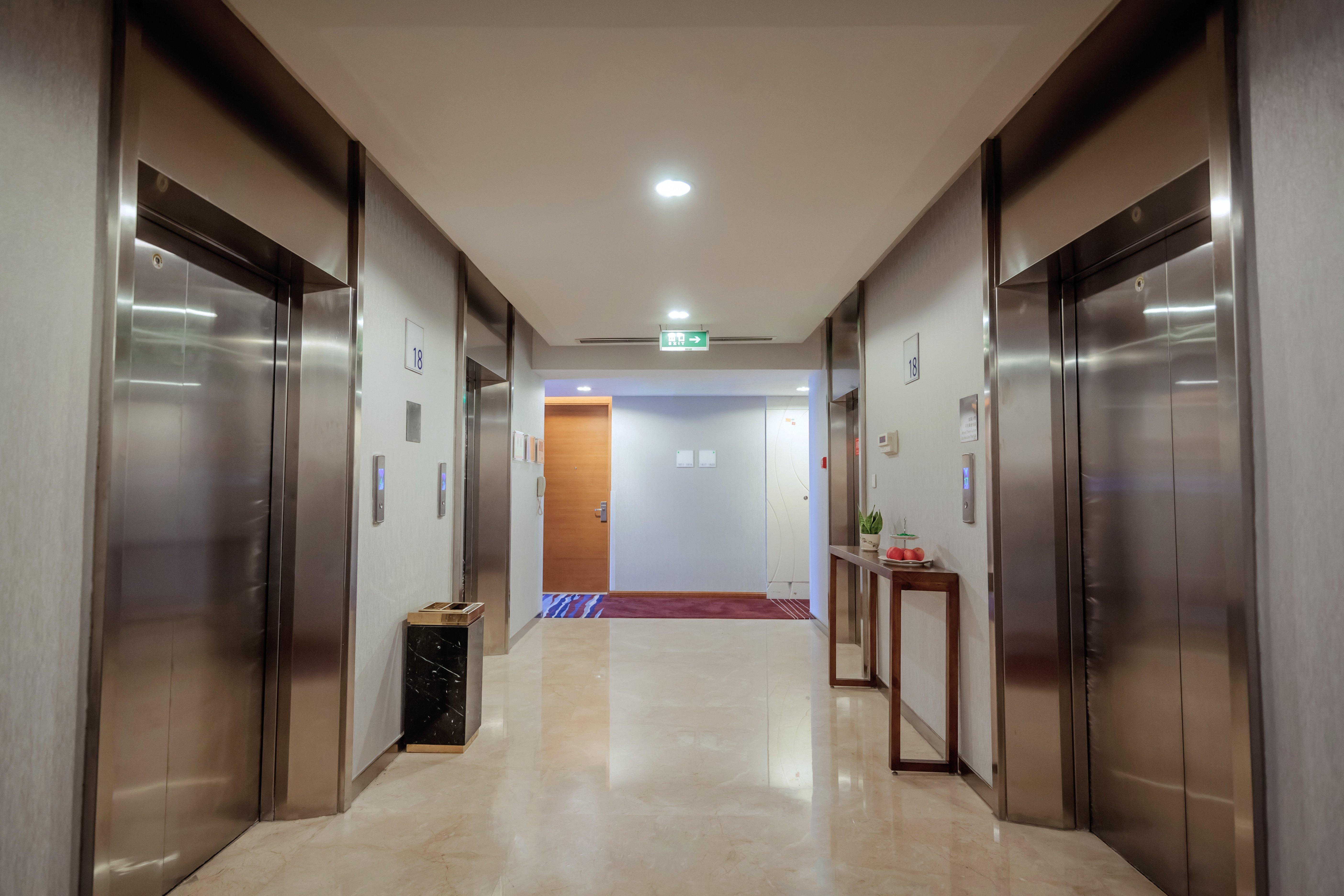 Holiday Inn Express Chongqing Guanyinqiao By Ihg Dış mekan fotoğraf