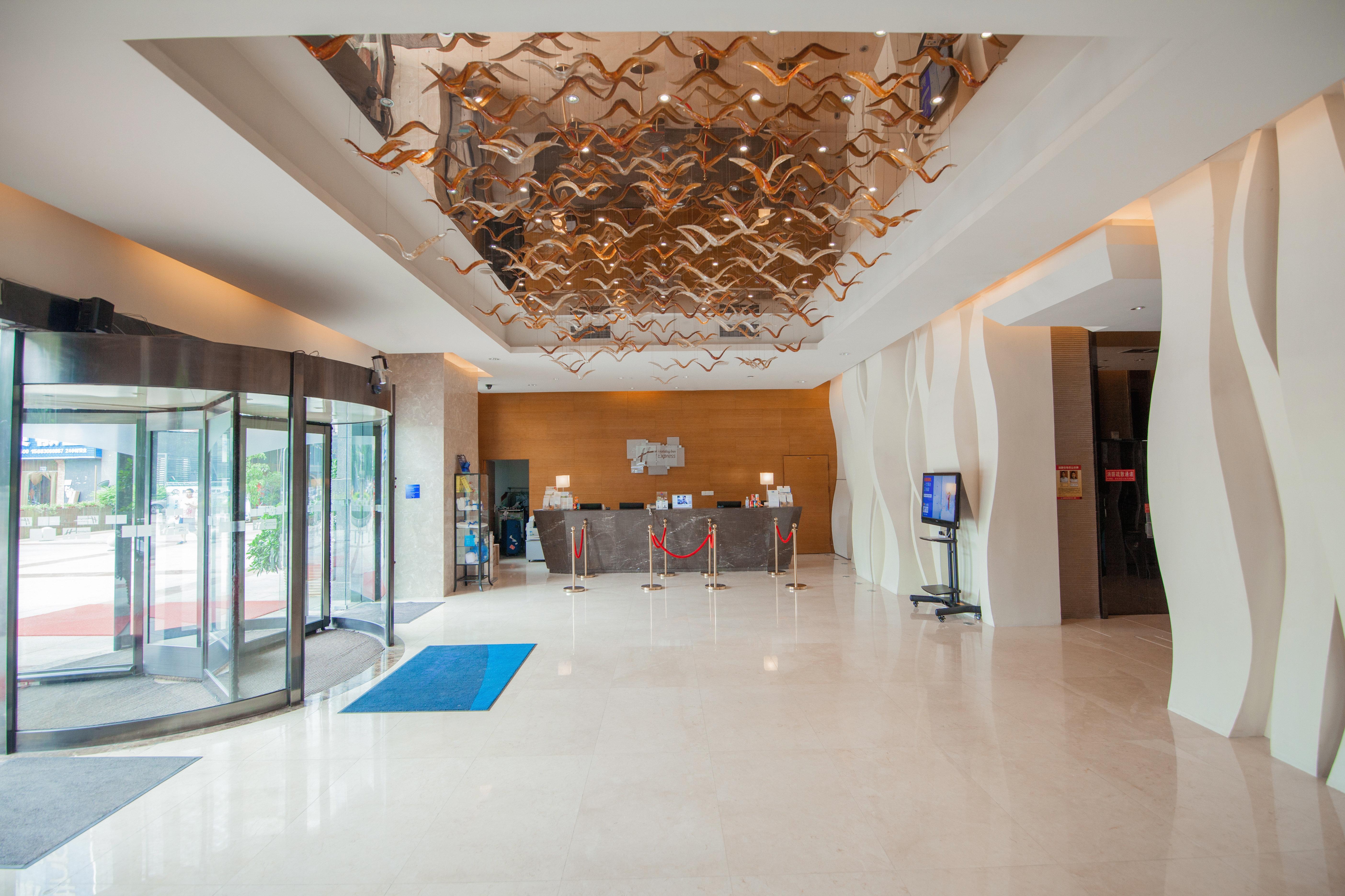 Holiday Inn Express Chongqing Guanyinqiao By Ihg Dış mekan fotoğraf
